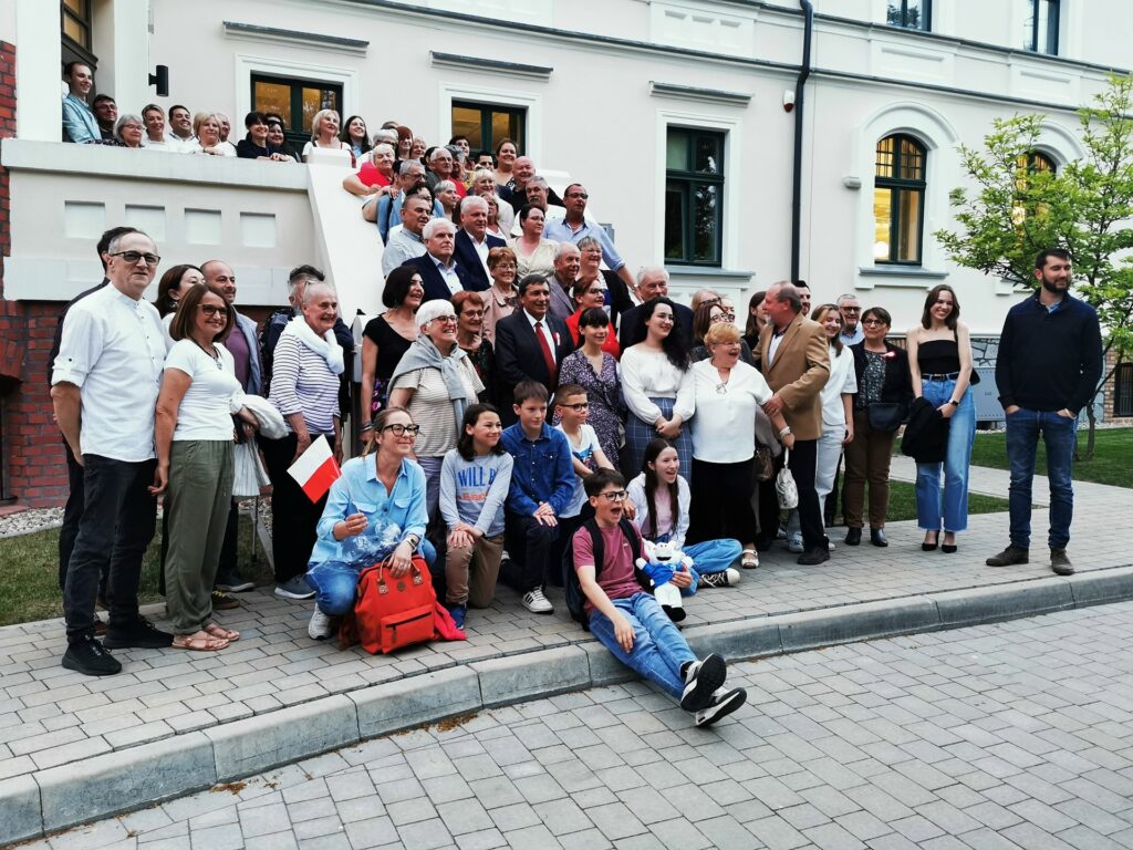 Read more about the article Goście z Bretanii w Dworze Skrzynki