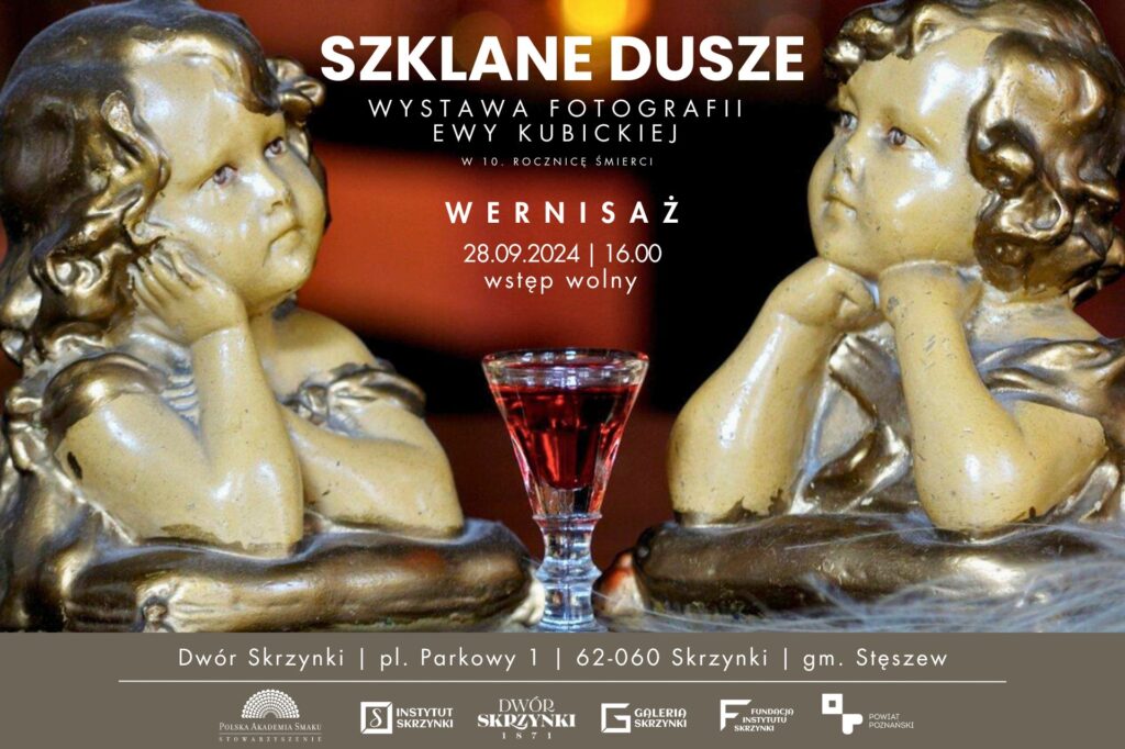 Read more about the article SZKLANE DUSZE –  wystawa fotografii Ewy Kubickiej