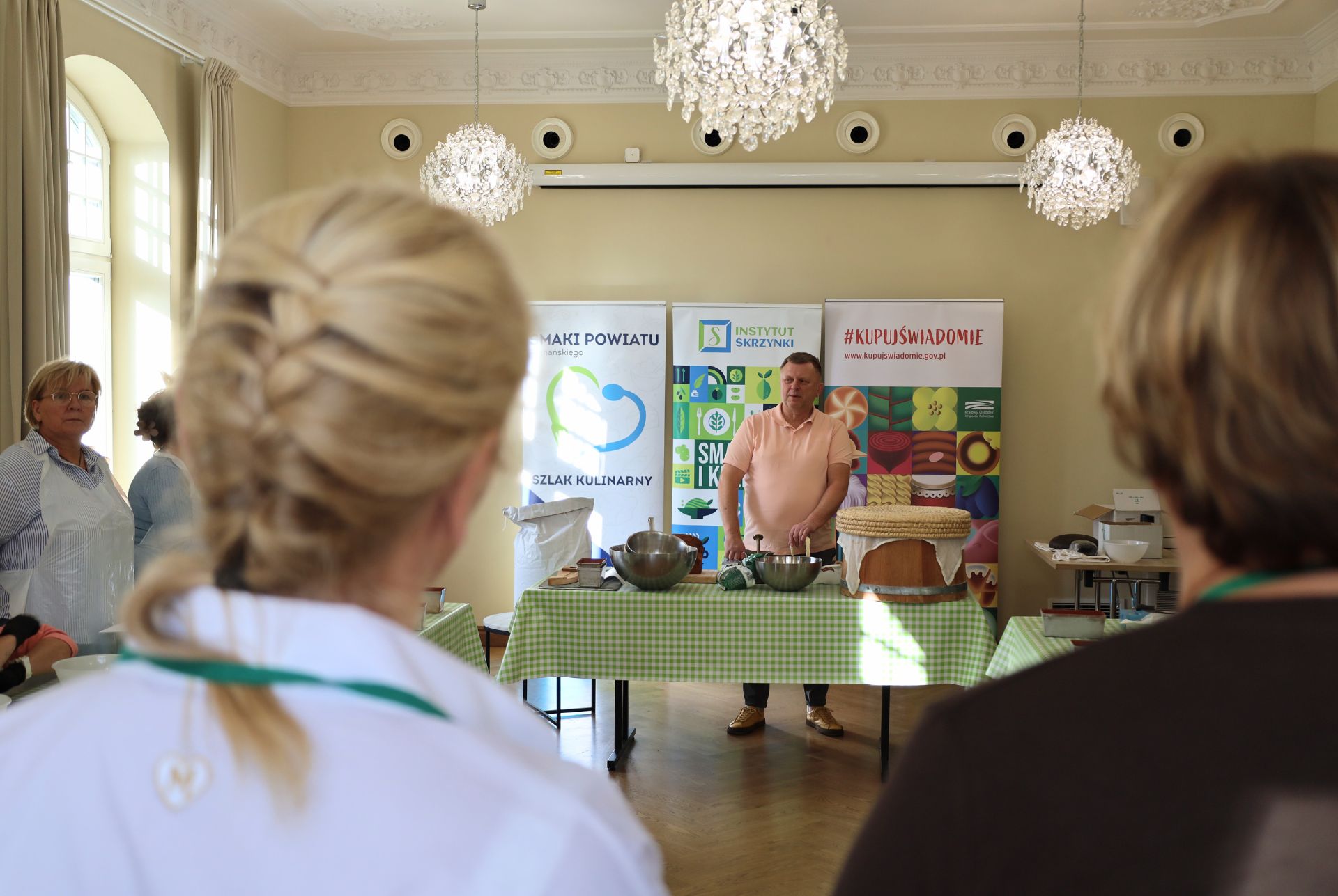 You are currently viewing W Dworze Skrzynki uczyli się piec chleb