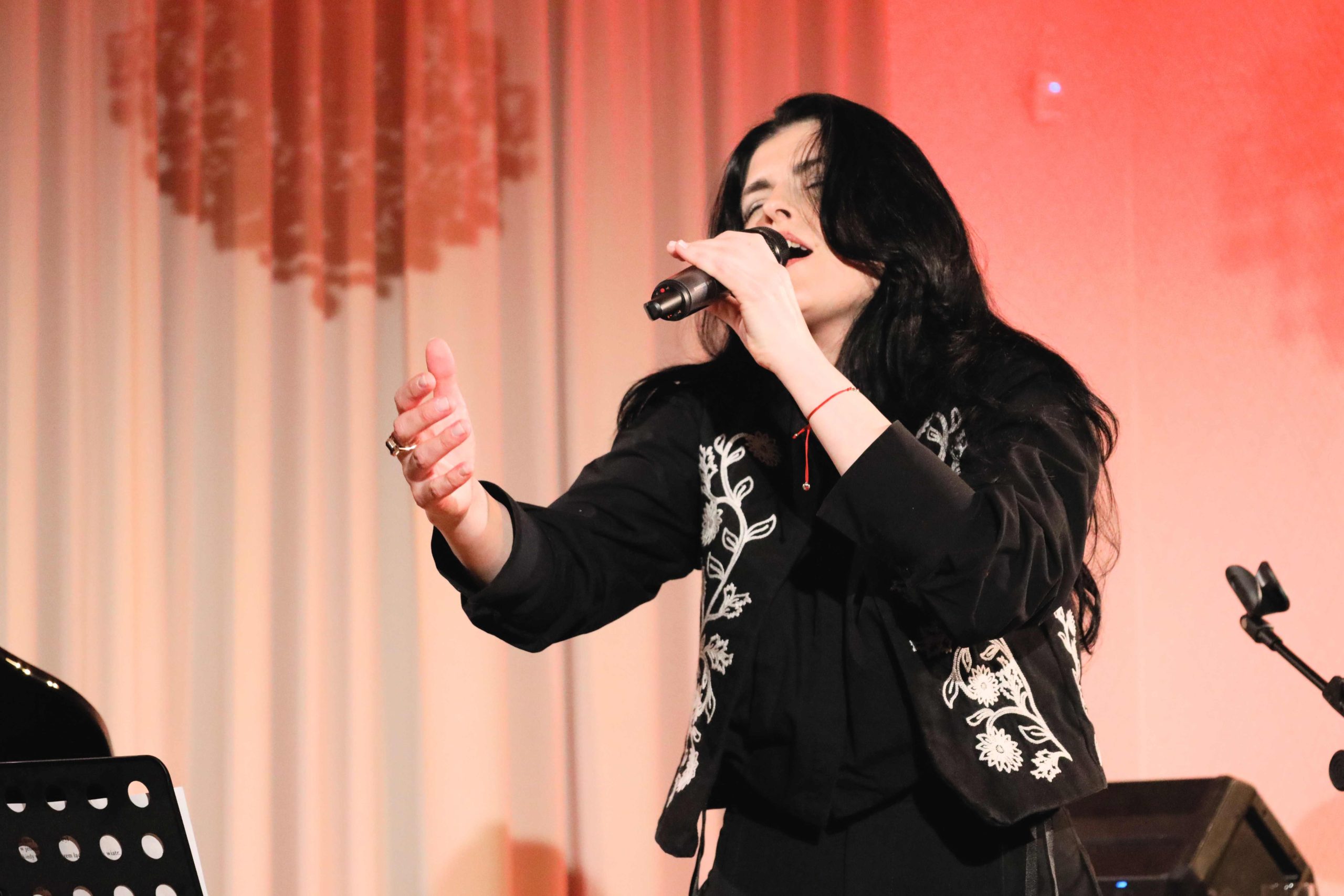 You are currently viewing „Polskie Fado” wybrzmiało w Dworze Skrzynki