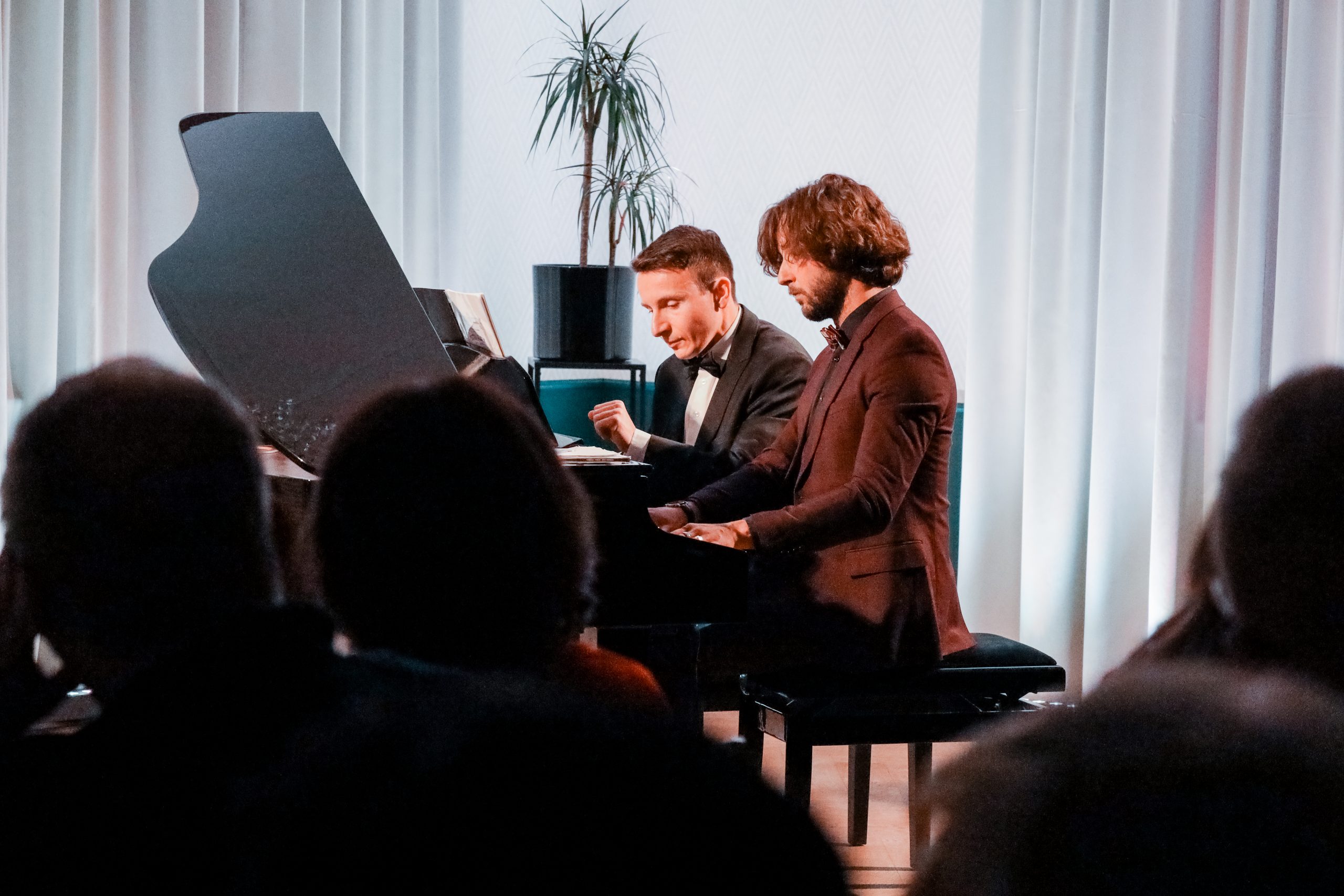 You are currently viewing Koncert z okazji Dnia Kobiet w Dworze Skrzynki